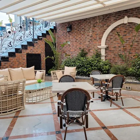 Ξενοδοχείο Mono Life