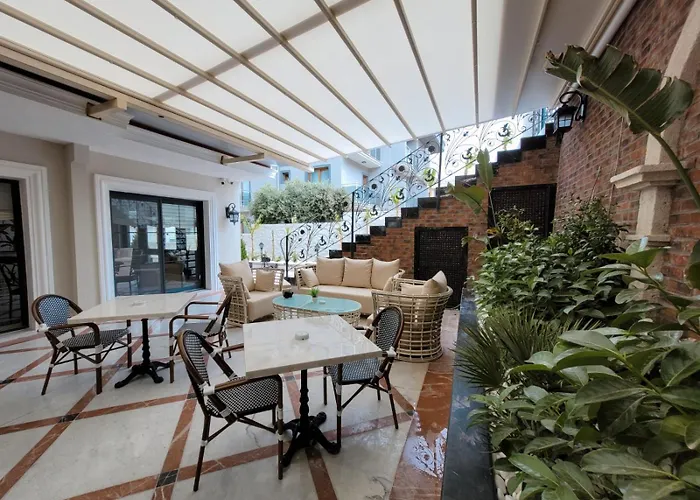 Mono Life Szálloda *